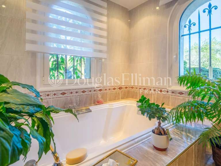 Villa Mougins - 3 chambres - 203m²