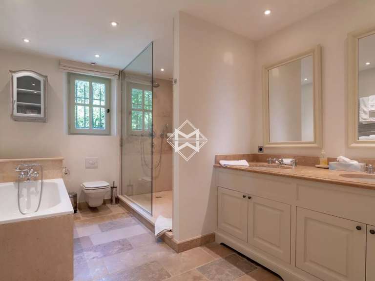 Villa Mougins - 5 bedrooms - 450m²