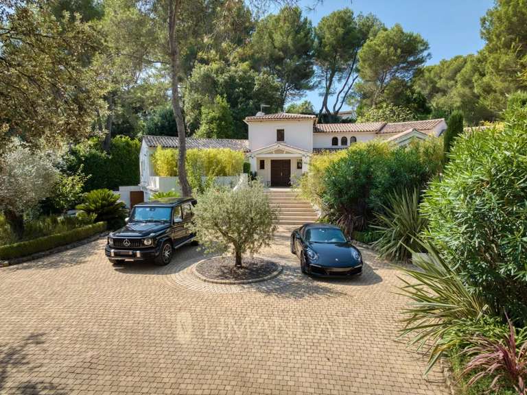 Villa Mougins - 6 bedrooms - 330m²