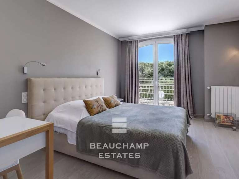 Villa with Sea view Mougins - 5 bedrooms - 258m²