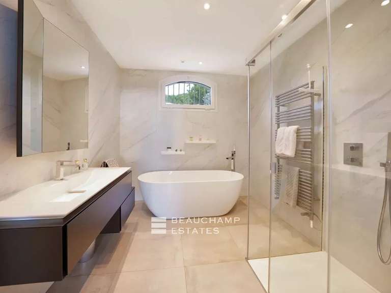 Villa with Sea view Mougins - 5 bedrooms - 258m²