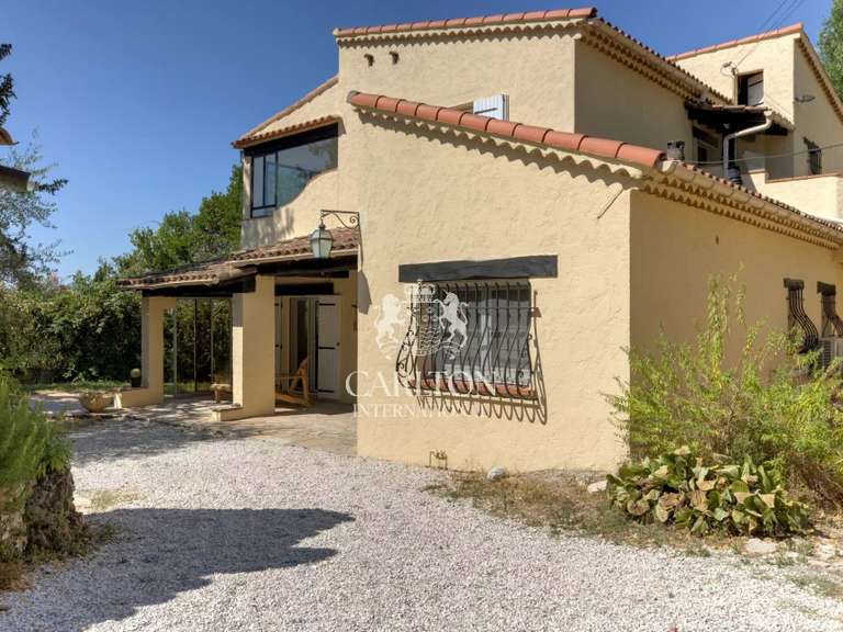 Villa Mougins - 5 bedrooms - 168m²