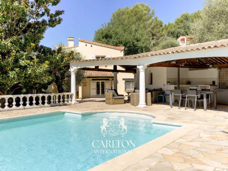Villa Mougins - 5 bedrooms - 168m²
