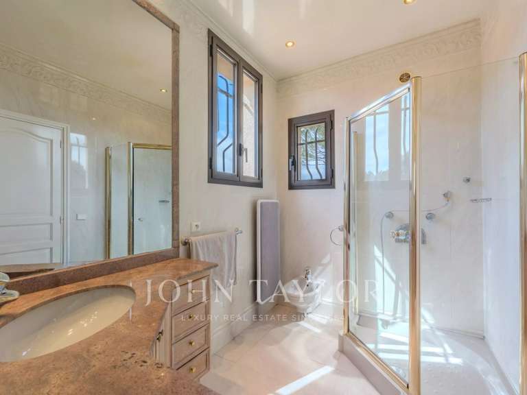 Villa Mougins - 5 bedrooms - 440m²