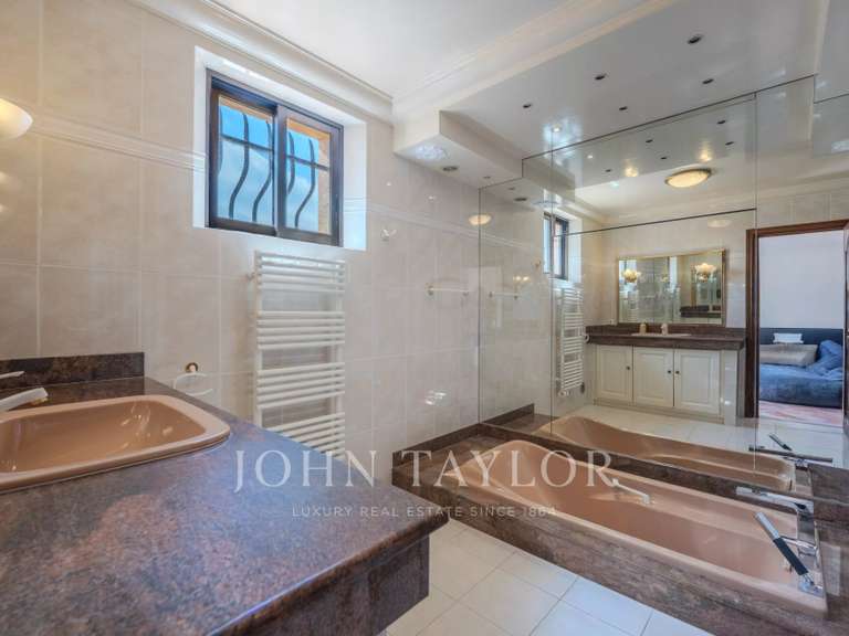 Villa Mougins - 5 bedrooms - 440m²