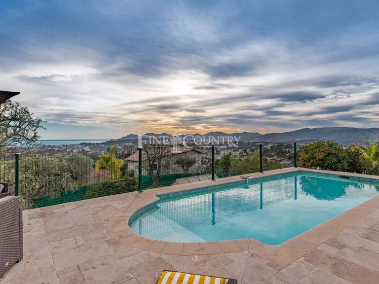 Villa with Sea view Mougins - 5 bedrooms - 198m²