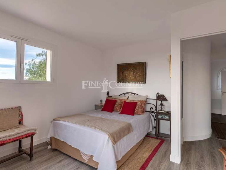 Villa with Sea view Mougins - 5 bedrooms - 198m²