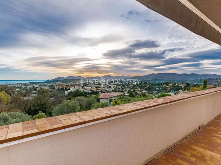 Villa with Sea view Mougins - 5 bedrooms - 198m²