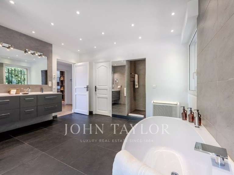Villa Mougins - 6 chambres - 335m²