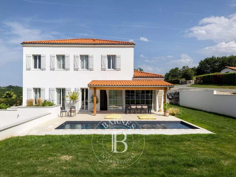 House Mouguerre - 5 bedrooms - 268m²