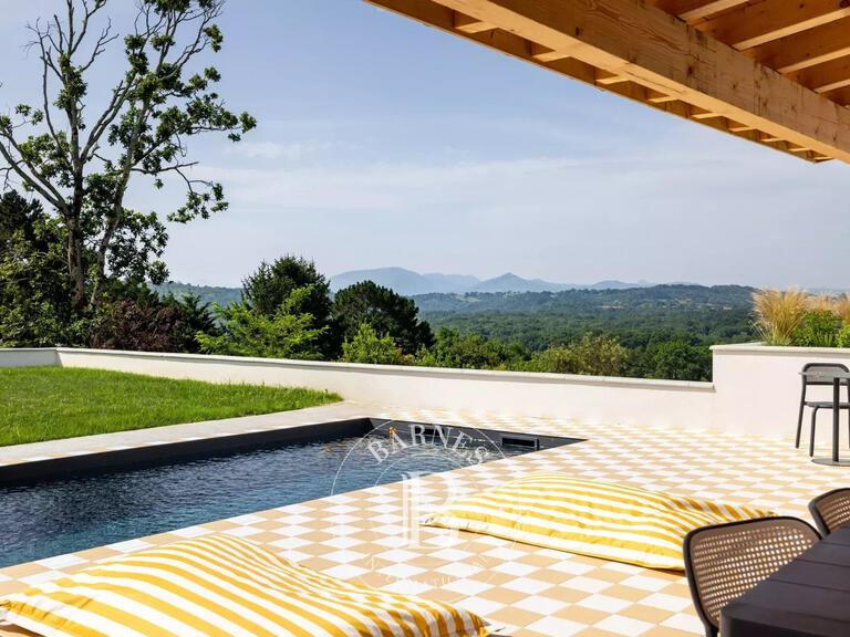 House Mouguerre - 5 bedrooms - 268m²