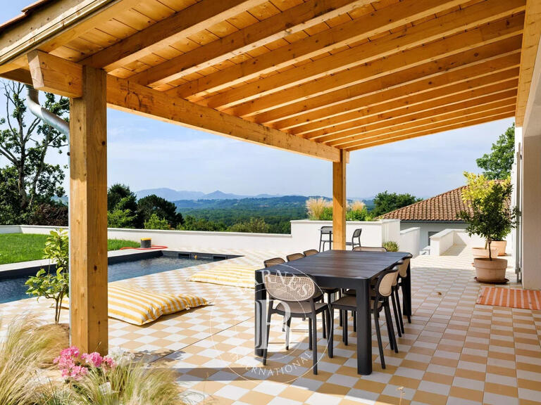 House Mouguerre - 5 bedrooms - 268m²