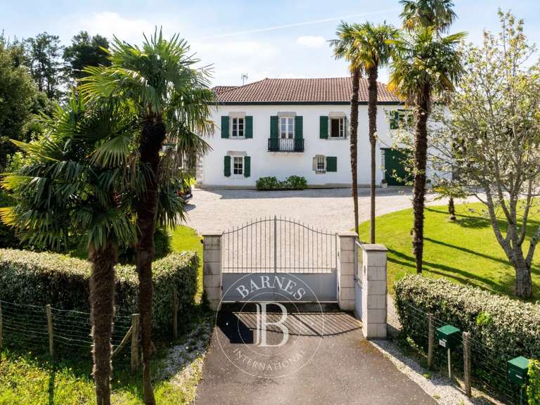 Maison Mouguerre - 5 chambres - 243m²