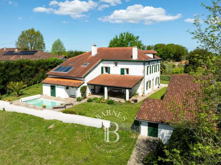 Maison Mouguerre - 5 chambres - 243m²