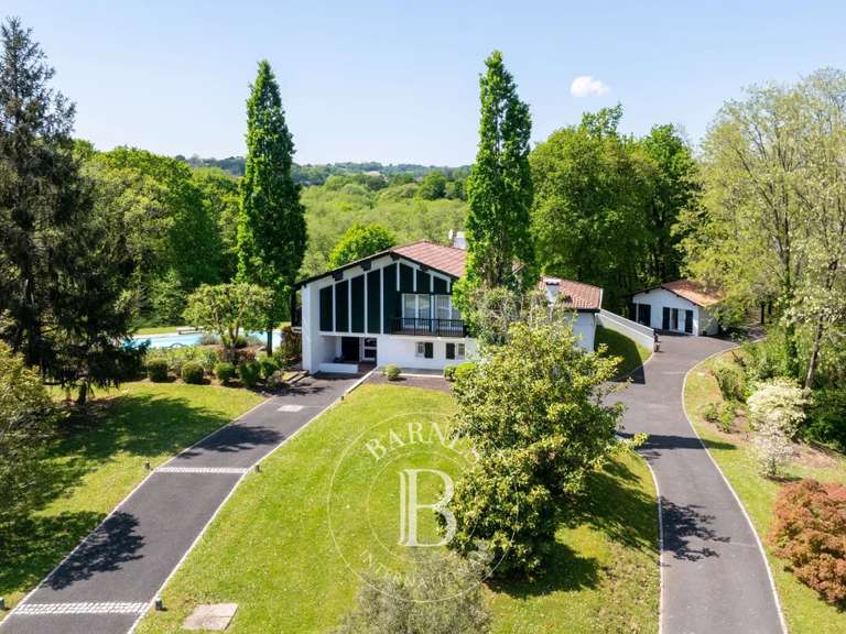 Maison Mouguerre - 4 chambres - 384m²