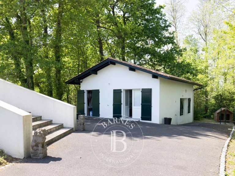 Maison Mouguerre - 4 chambres - 384m²