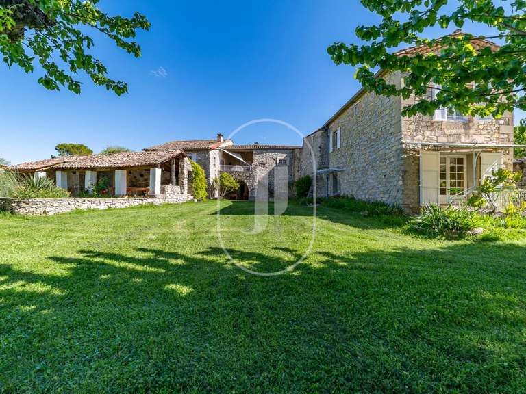 Propriété Moulézan - 14 chambres - 490m²