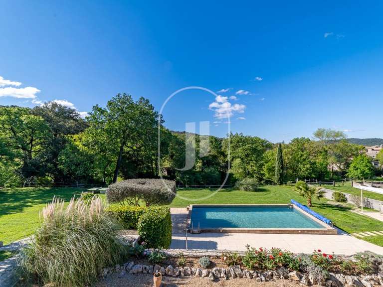 Propriété Moulézan - 14 chambres - 490m²