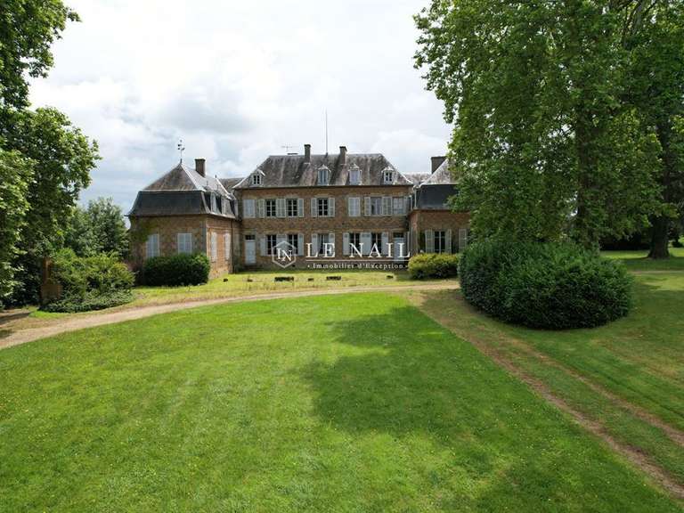 Château Moulins - 11 chambres - 700m²