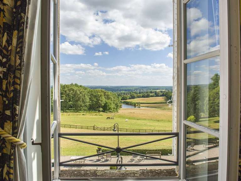 Château Moulins - 968m²