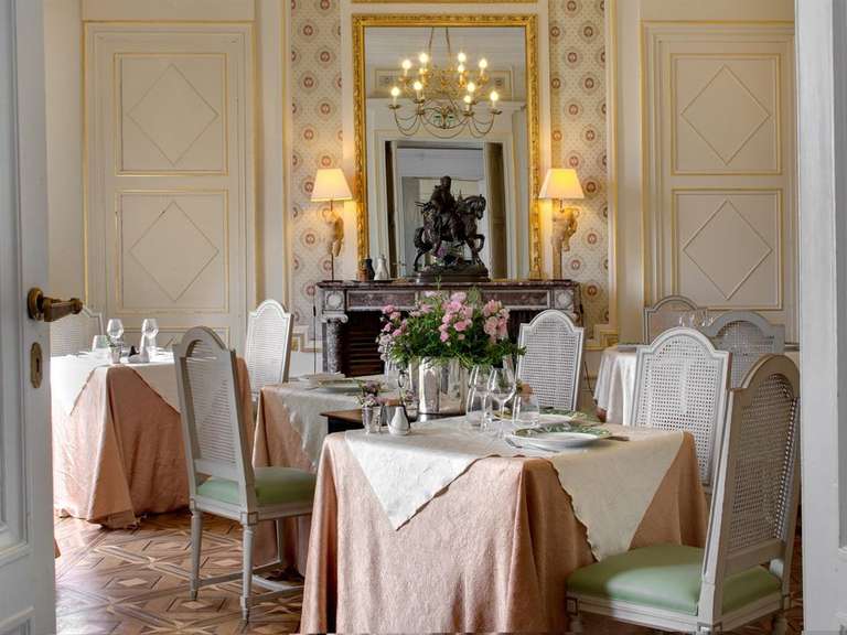 Château Moulins - 968m²