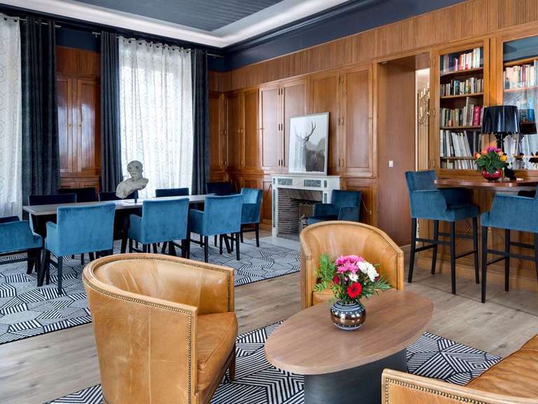 Château Moulins - 968m²