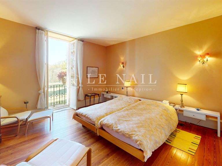 Château Moulins - 11 chambres - 413m²