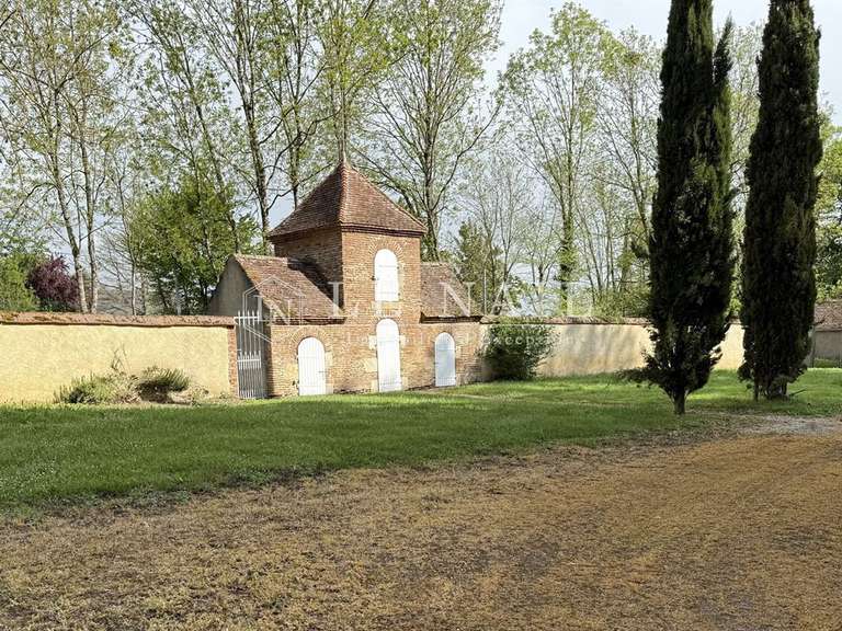 Château Moulins - 11 chambres - 413m²