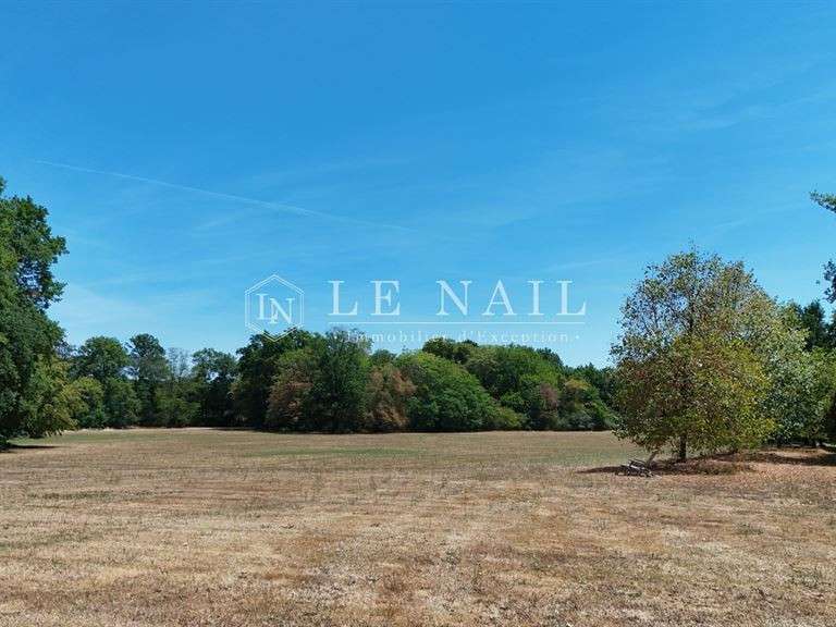 Castle Moulins - 763m²