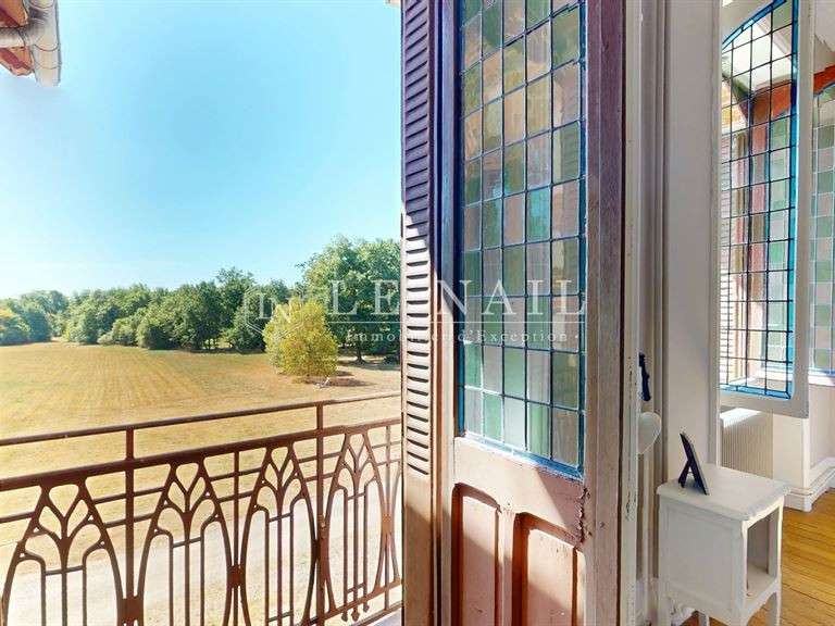 Castle Moulins - 763m²