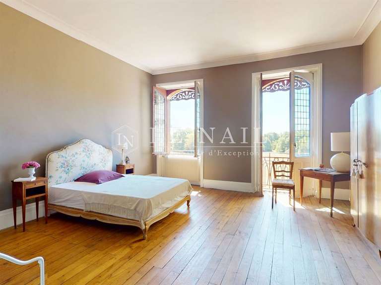 Castle Moulins - 763m²
