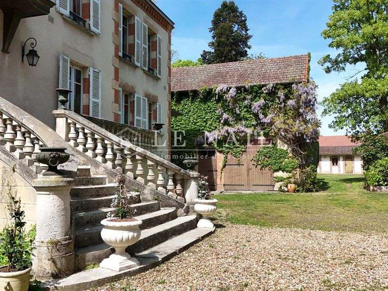 Maison Moulins - 7 chambres - 280m²