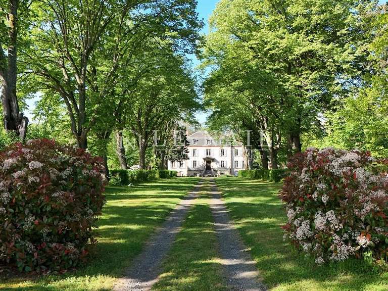 Maison Moulins - 7 chambres - 280m²