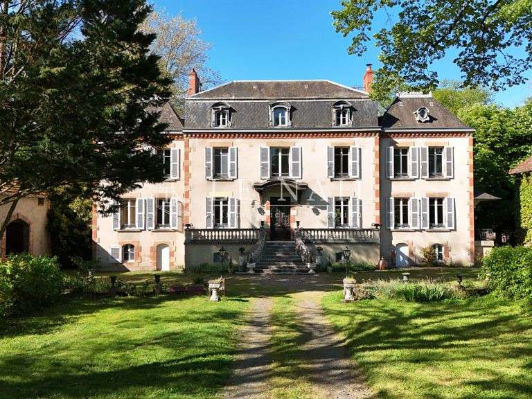 Maison Moulins - 7 chambres - 280m²