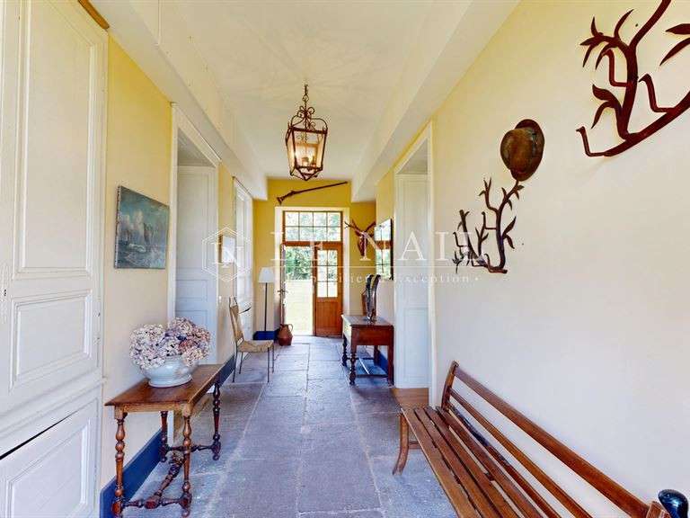 Propriété Moulins - 6 chambres - 421m²