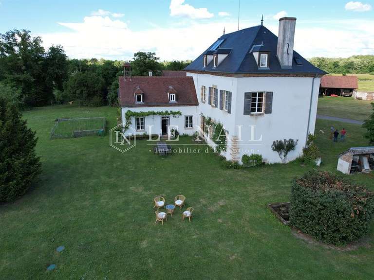 Propriété Moulins - 6 chambres - 421m²