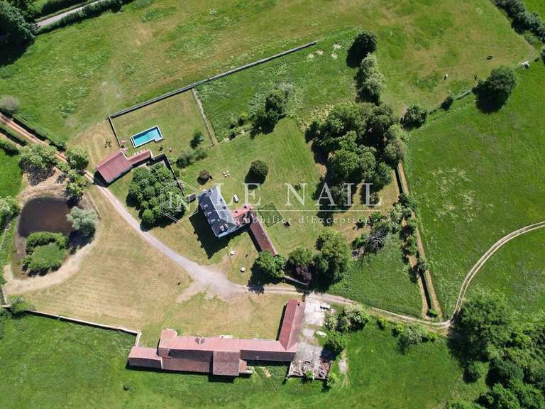 Propriété Moulins - 6 chambres - 421m²