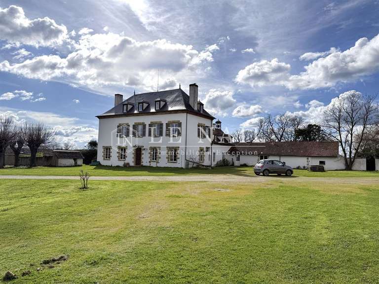 Propriété Moulins - 6 chambres - 421m²