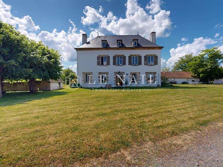 Propriété Moulins - 6 chambres - 421m²