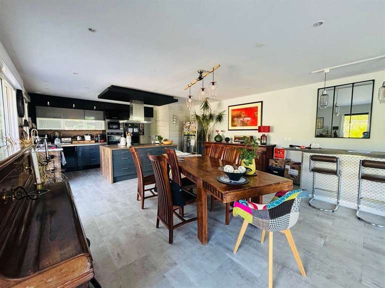 House Moulins-en-Bessin - 4 bedrooms - 177m²