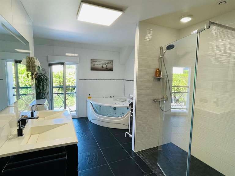 House Moulins-en-Bessin - 4 bedrooms - 177m²