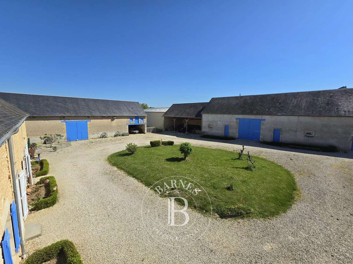 Bien atypique Moulins-sur-Yèvre