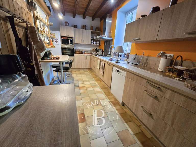 Bien atypique Moulins-sur-Yèvre - 6 chambres - 311m²