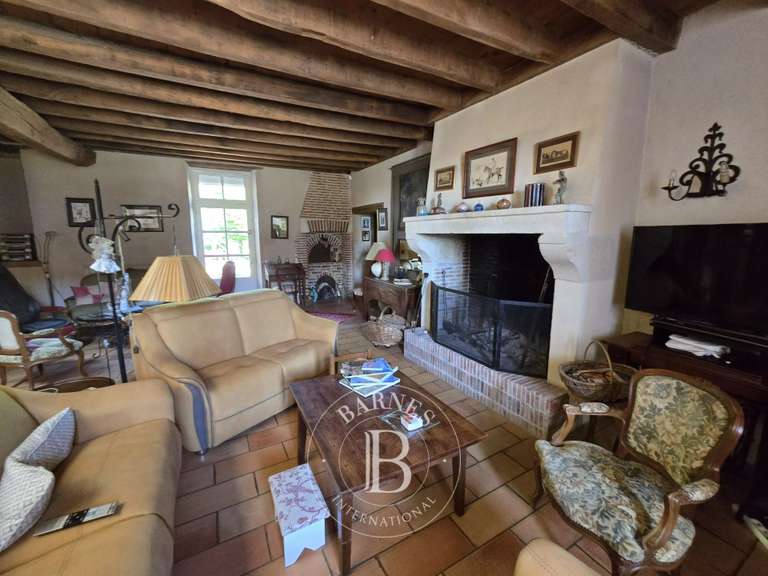 Bien atypique Moulins-sur-Yèvre - 6 chambres - 311m²