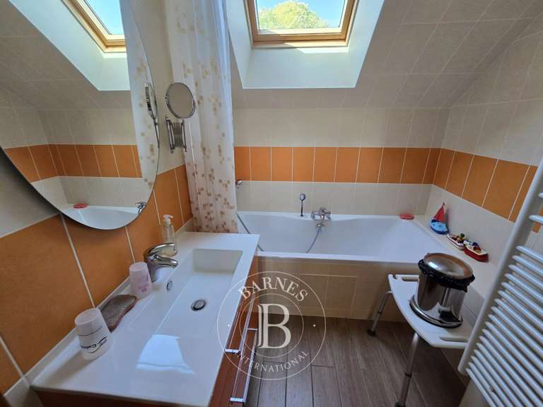 Bien atypique Moulins-sur-Yèvre - 6 chambres - 311m²