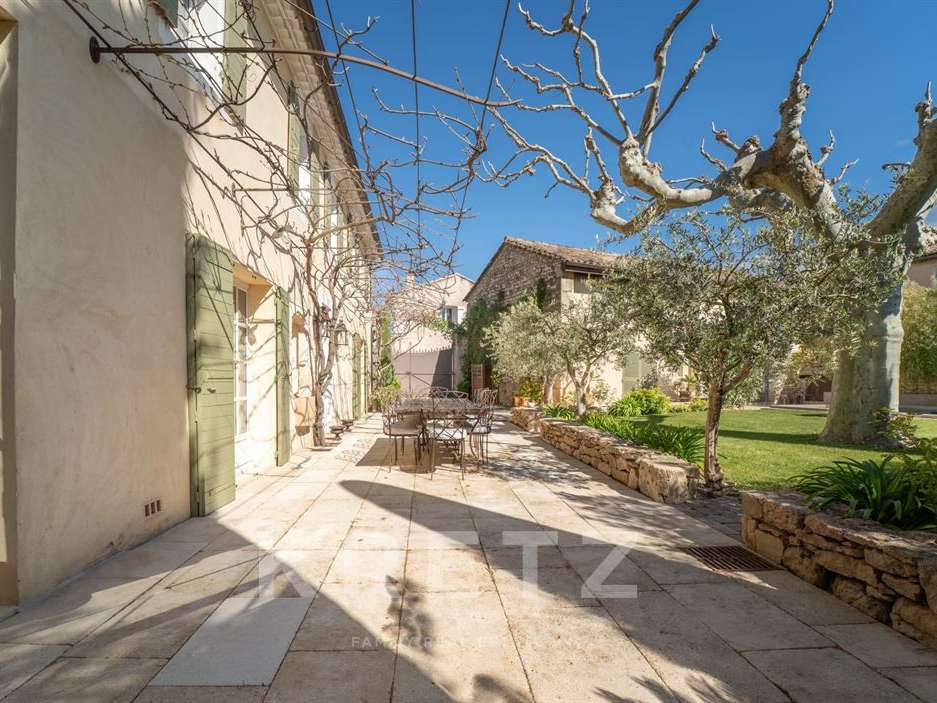 Maison Mouriès