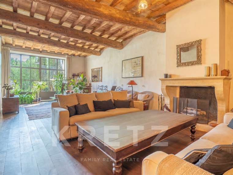 Maison Mouriès