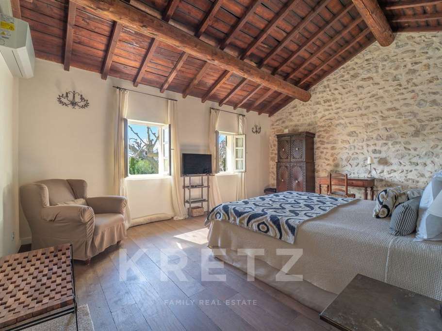Maison Mouriès