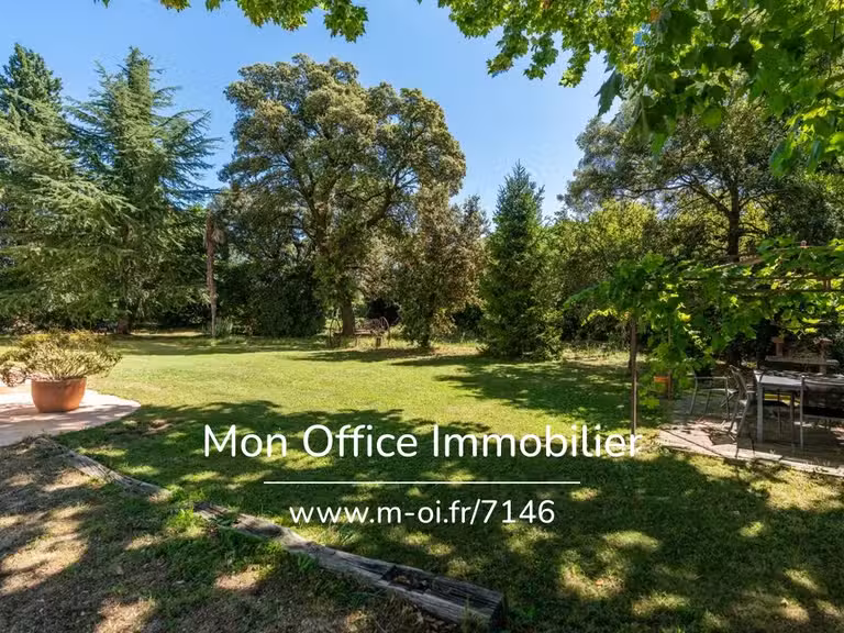 Maison Mouriès - 6 chambres - 268m²