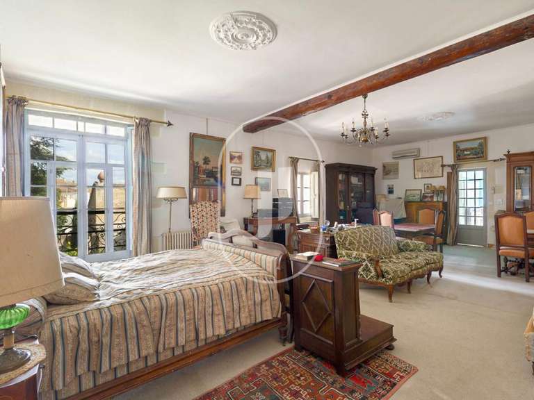 Propriété Mouriès - 9 chambres - 585m²
